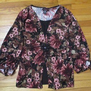 Clothing Co. 3/4 Sleeve Shirt With Attached Layering & Ties On Sleeves, Size XL